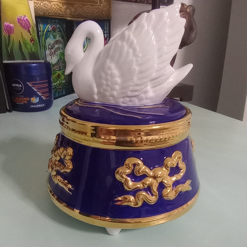 Vintage Teleflora Musical Box